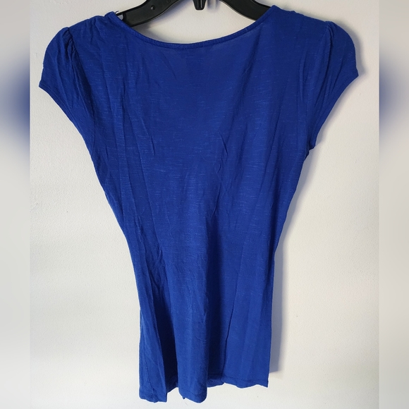 Candie’s Royal Blue Ruffle Front Short Sleeve Blouse – Size Small - Picture 3 of 3